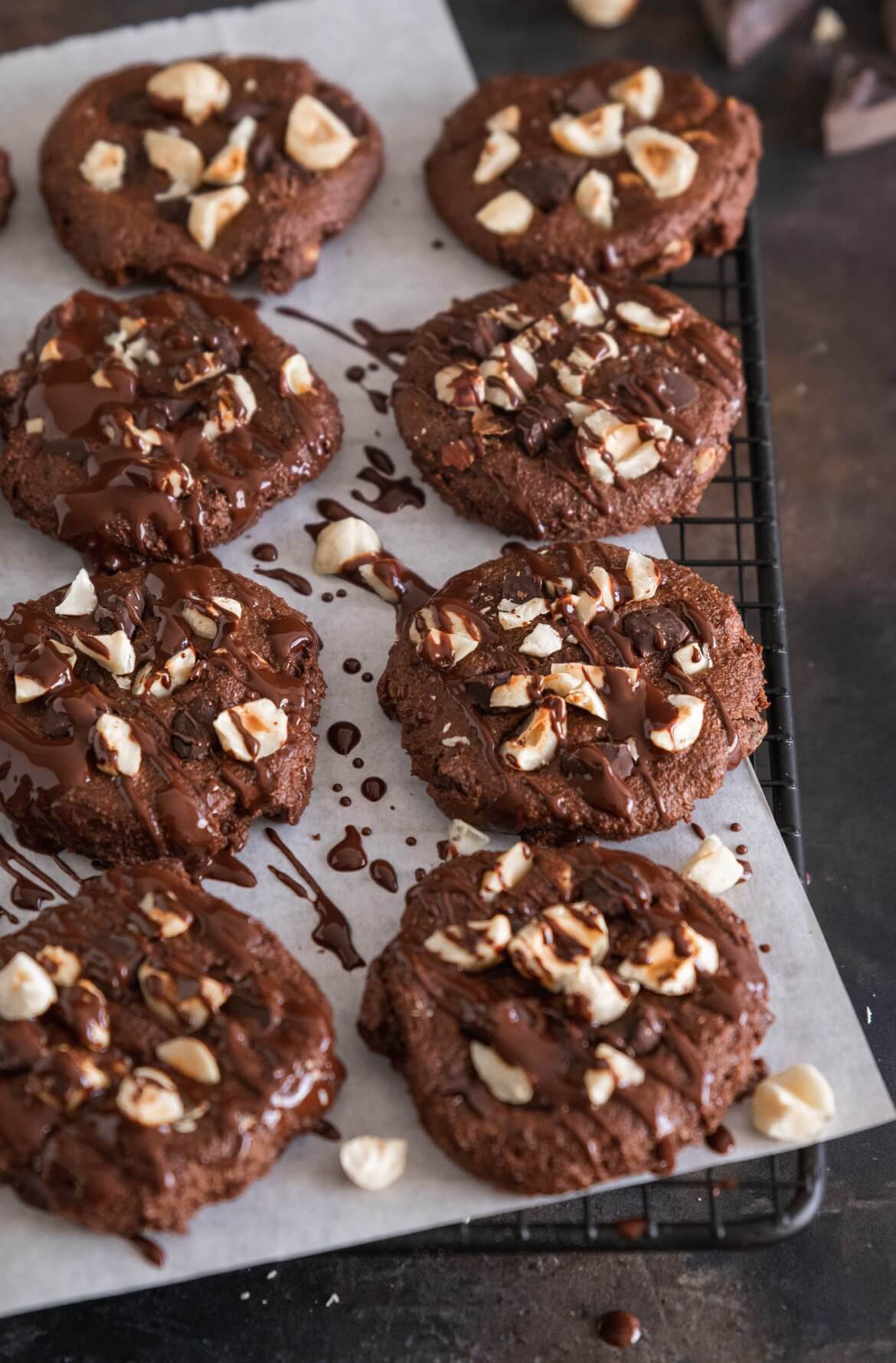 Bolachas de chocolate e avelã